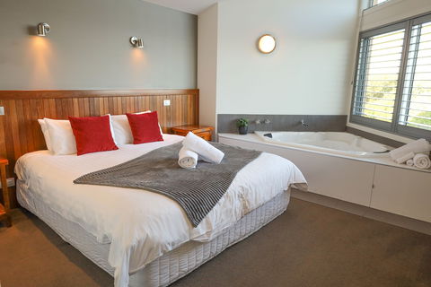 Tides Apartments - Accommodation Gold Coast 0