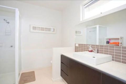 Four Kings Apartments - Accommodation Gold Coast 3