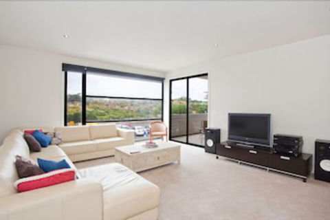 Four Kings Apartments - Accommodation Gold Coast 2