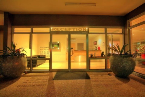 Mayfair Motel Emerald - Accommodation Gold Coast 3