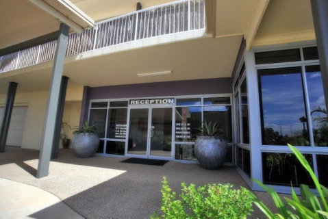 Mayfair Motel Emerald - Accommodation Gold Coast 0