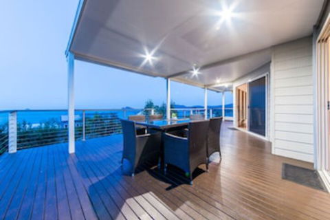 Hydeaway Bay Beach House - Accommodation Gold Coast 0