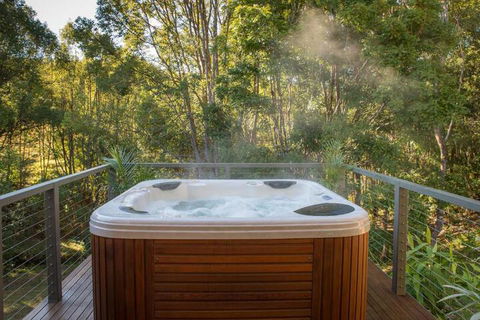 Babbling Brook Retreat - Gold Coast 4U 5
