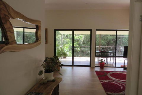 Babbling Brook Retreat - Gold Coast 4U 6