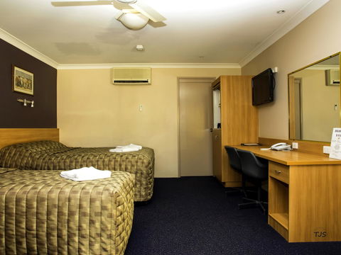 Sun Palms Motel - Accommodation Gold Coast 0