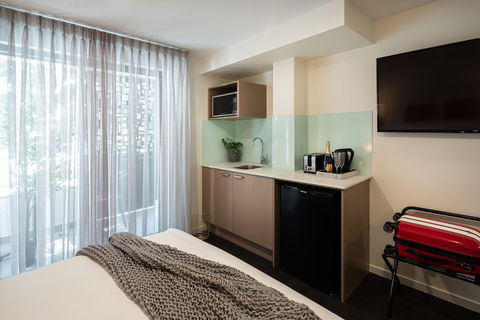 Ascot Budget Inn & Residences - Gold Coast 4U 1
