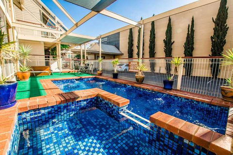 MAS Country Riverboat Lodge Motor Inn - Accommodation Gold Coast 2