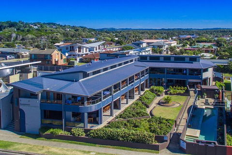 Lennox Holiday Apartments - Gold Coast 4U 1
