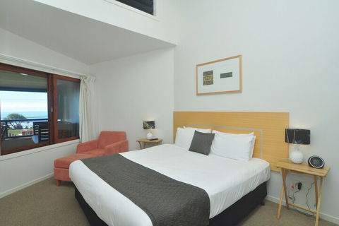 Lennox Holiday Apartments - Gold Coast 4U 2