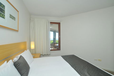 Lennox Holiday Apartments - Gold Coast 4U 3