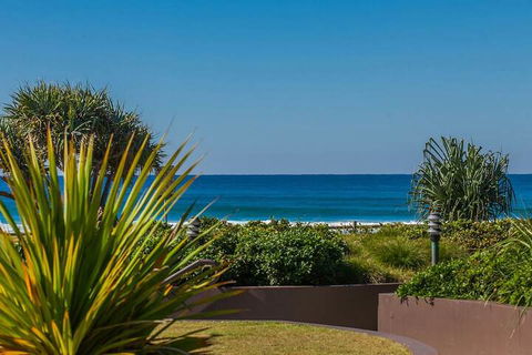 Lennox Holiday Apartments - Gold Coast 4U 6