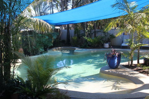 Salamander Beach Accommodation Adults Only - Accommodation Gold Coast 3