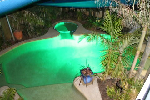 Salamander Beach Accommodation Adults Only - Accommodation Gold Coast 2