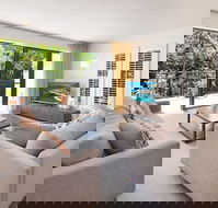 Bayona - Gold Coast 4U