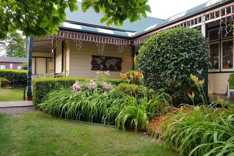 Glenella Guesthouse - Accommodation Gold Coast 1