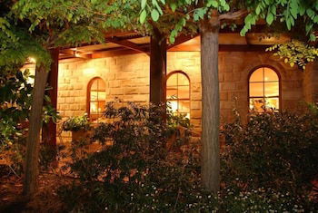 The Hermitage Motel - Accommodation Gold Coast 2