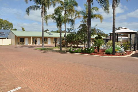 Pinjarra Resort - Accommodation Gold Coast 2