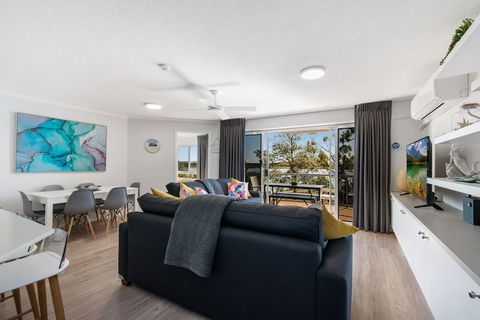 Reflections Holiday Apartments - Accommodation Gold Coast 3
