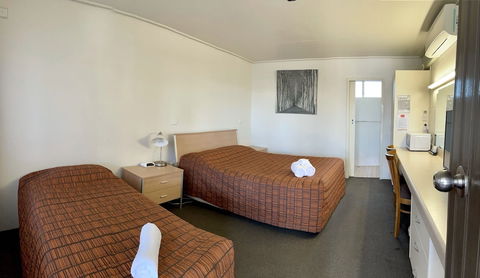 Rustyâ€™s Motel - Accommodation Gold Coast 1