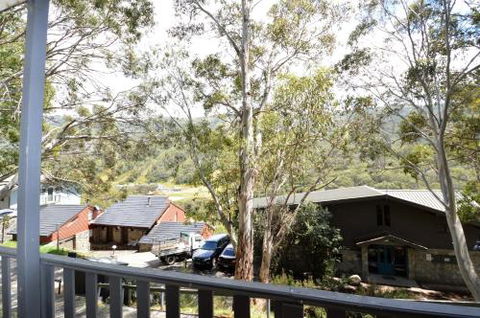 Karas 10 - Accommodation Gold Coast 3