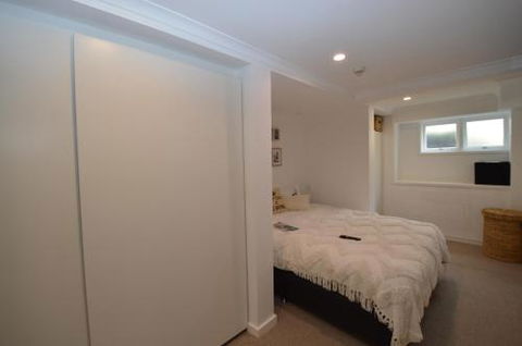 Karas 10 - Accommodation Gold Coast 4