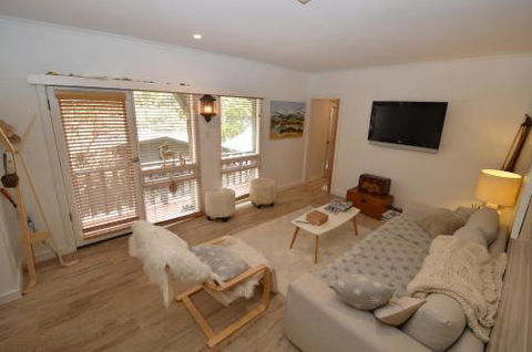 Karas 10 - Accommodation Gold Coast 0
