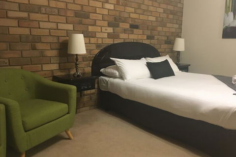 Magdala Motor Lodge & Lakeside Restaurant - Accommodation Gold Coast 3