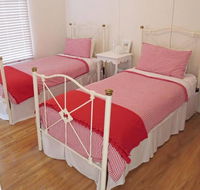 The Little Red Hen Bed  Breakfast - Gold Coast 4U