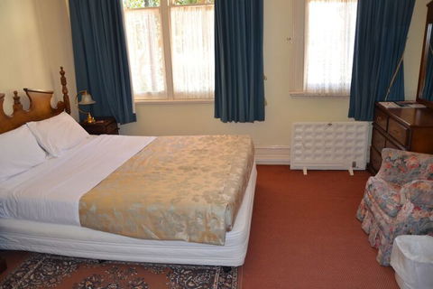 Leura House - 1 Gold Coast 3