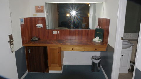 Golden Leaf Motor Inn - Accommodation Gold Coast 4