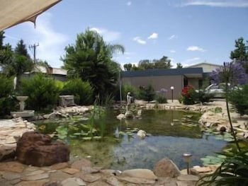 Golden Leaf Motor Inn - Accommodation Gold Coast 2
