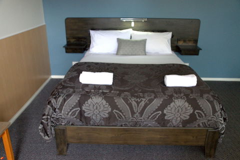 Golden Leaf Motor Inn - Accommodation Gold Coast 3