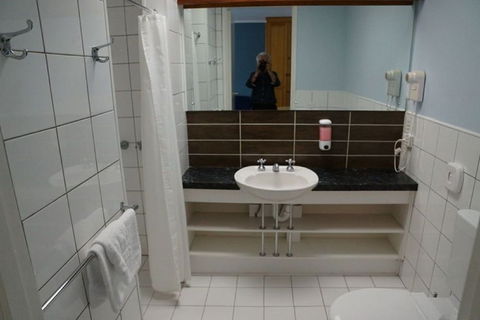Golden Leaf Motor Inn - Accommodation Gold Coast 5