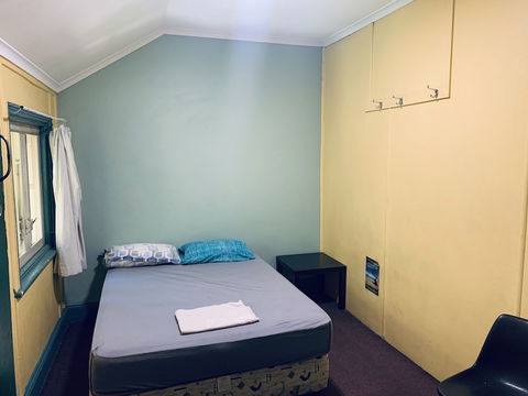 Yellow Submarine Backpackers - Accommodation Gold Coast 0