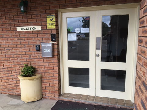 Golf Links Motel - Accommodation Gold Coast 0