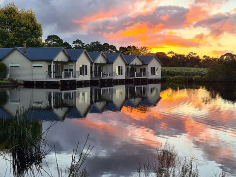 Lakeside Villas At Crittenden - Gold Coast 4U 2