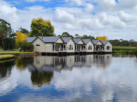 Lakeside Villas At Crittenden - Gold Coast 4U 5