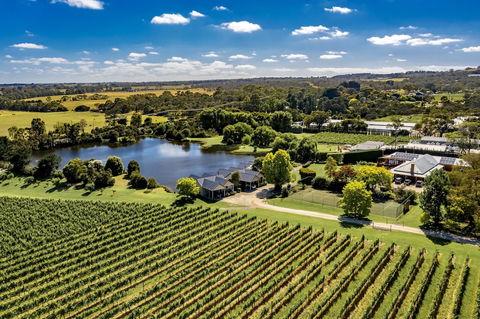 Lakeside Villas At Crittenden - Gold Coast 4U 3