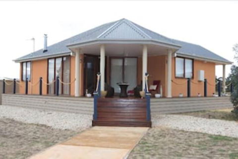 Aurora Cottages - Accommodation Gold Coast 0