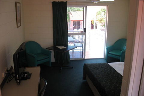 Monte Carlo Motor Inn - Gold Coast 4U 2