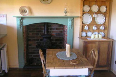 Valleyfield Cottage - Accommodation Gold Coast 5