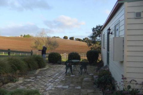 Valleyfield Cottage - Accommodation Gold Coast 0