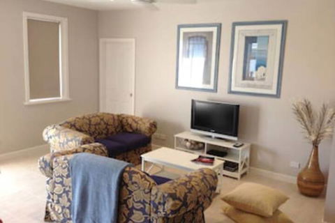 Elandra Holiday Home - Accommodation Gold Coast 2