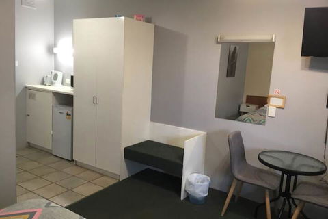 Camperdown Cascade Motel - Gold Coast 4U 2