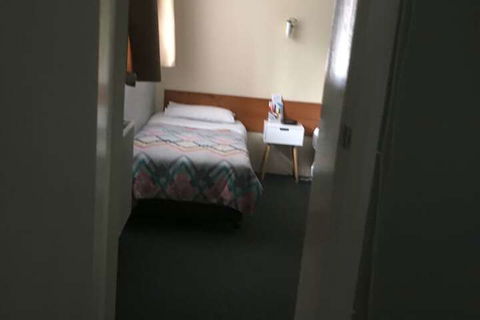Camperdown Cascade Motel - Gold Coast 4U 3