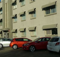 Hampton Court Apartments - Gold Coast 4U