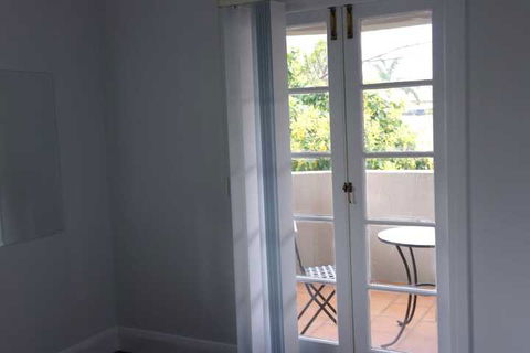 Hampton Court Apartments - Accommodation Gold Coast 4