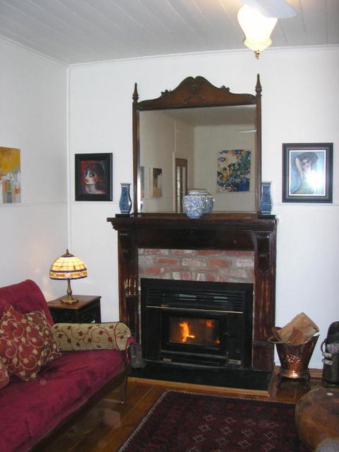 C & As Cottage - Accommodation Gold Coast 6