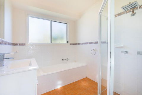 Breeze In Mollymook - Gold Coast 4U 7