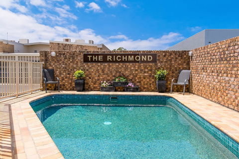 Richmond Motor Inn - Gold Coast 4U 1
